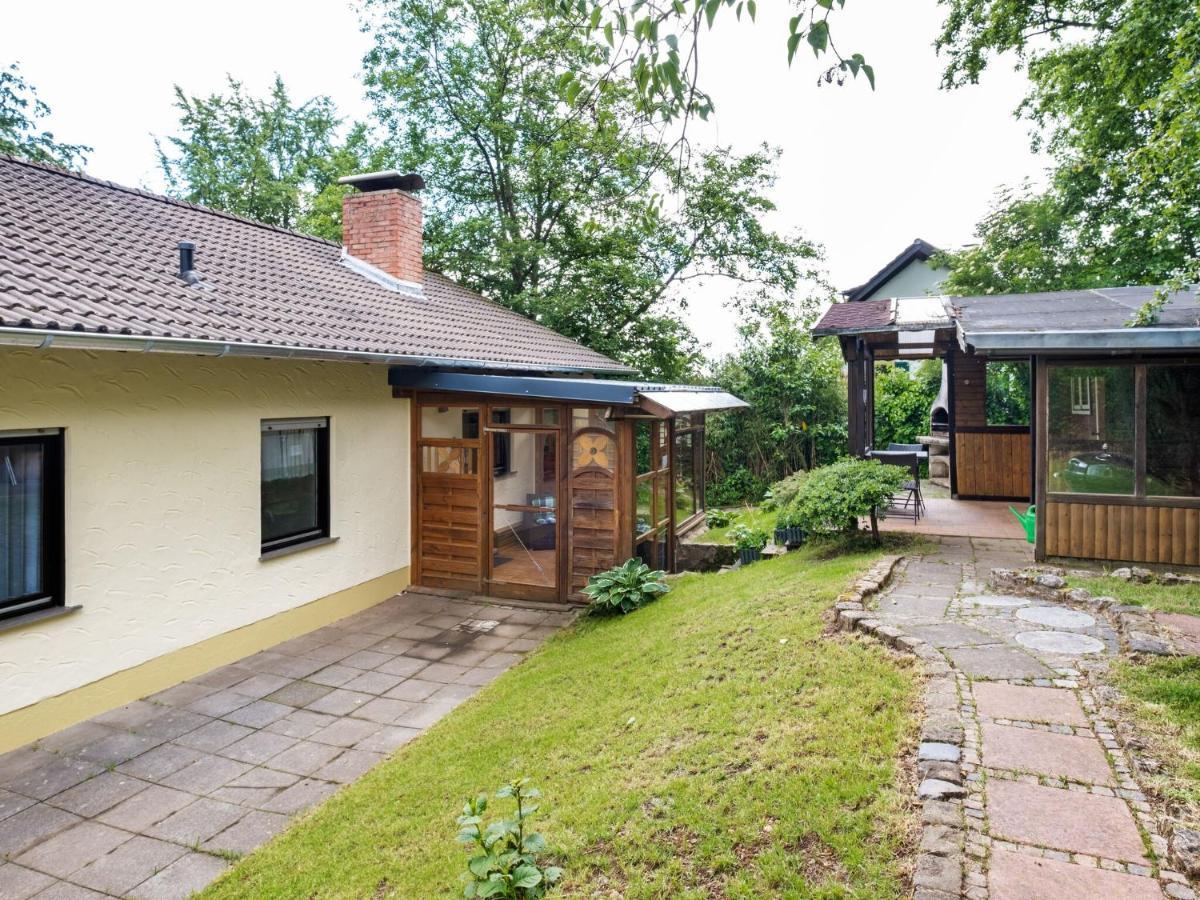Idyllic Bungalow In Feusdorf With Forest View Kamer foto